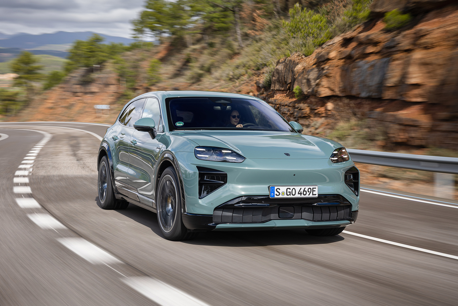 1140bhp Porsche Cayenne EV driven: big space, ludicrous pace | Autocar