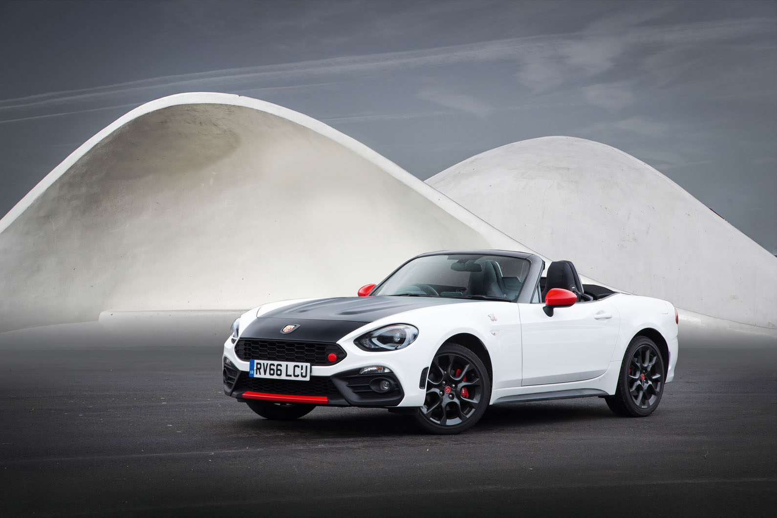 4 star Abarth 124 Spider
