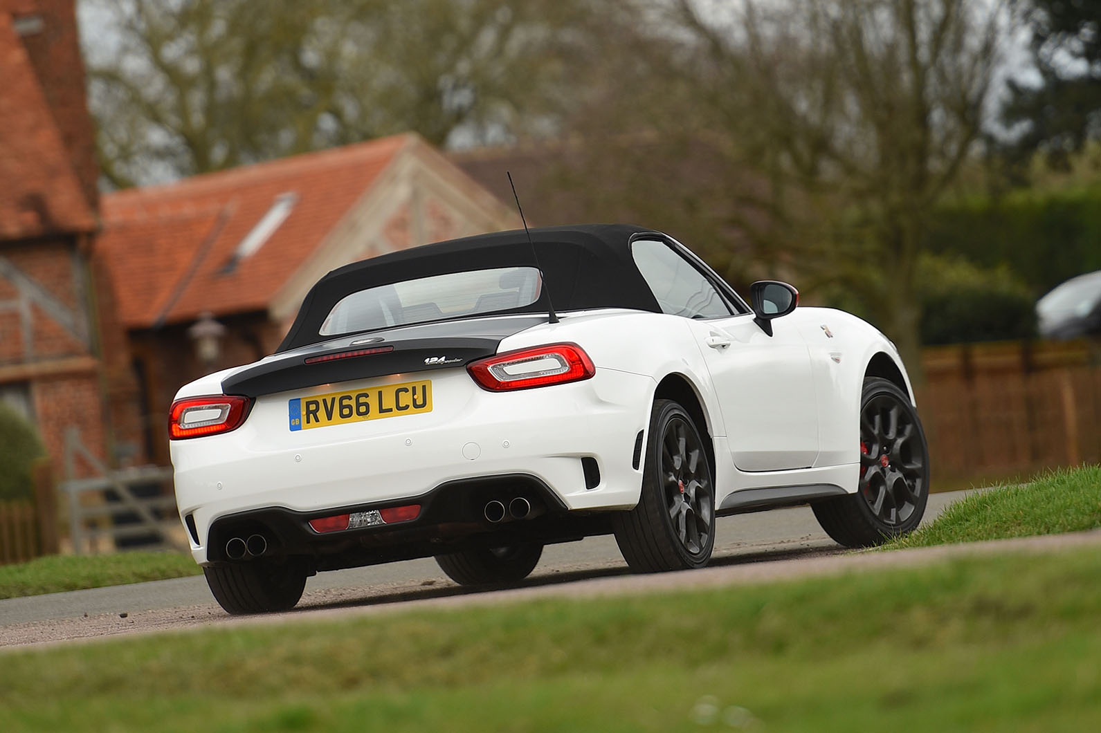 Abarth 124 Spider rear