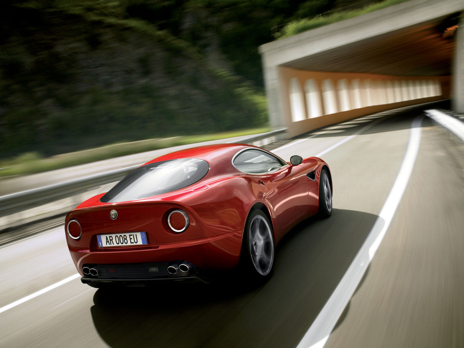 Alfa Romeo 8C rear