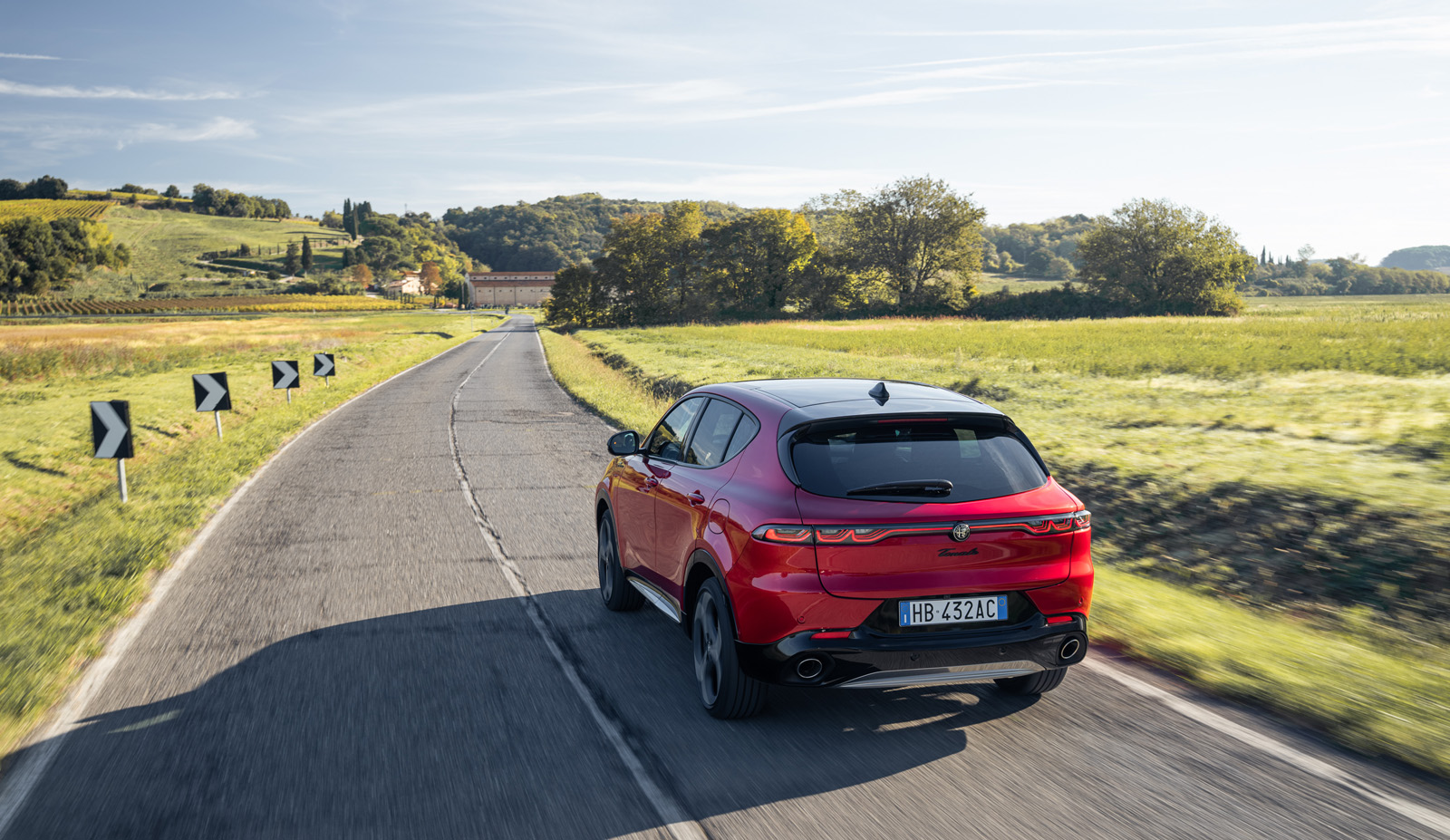 Alfa Romeo Tonale   rear dynamic