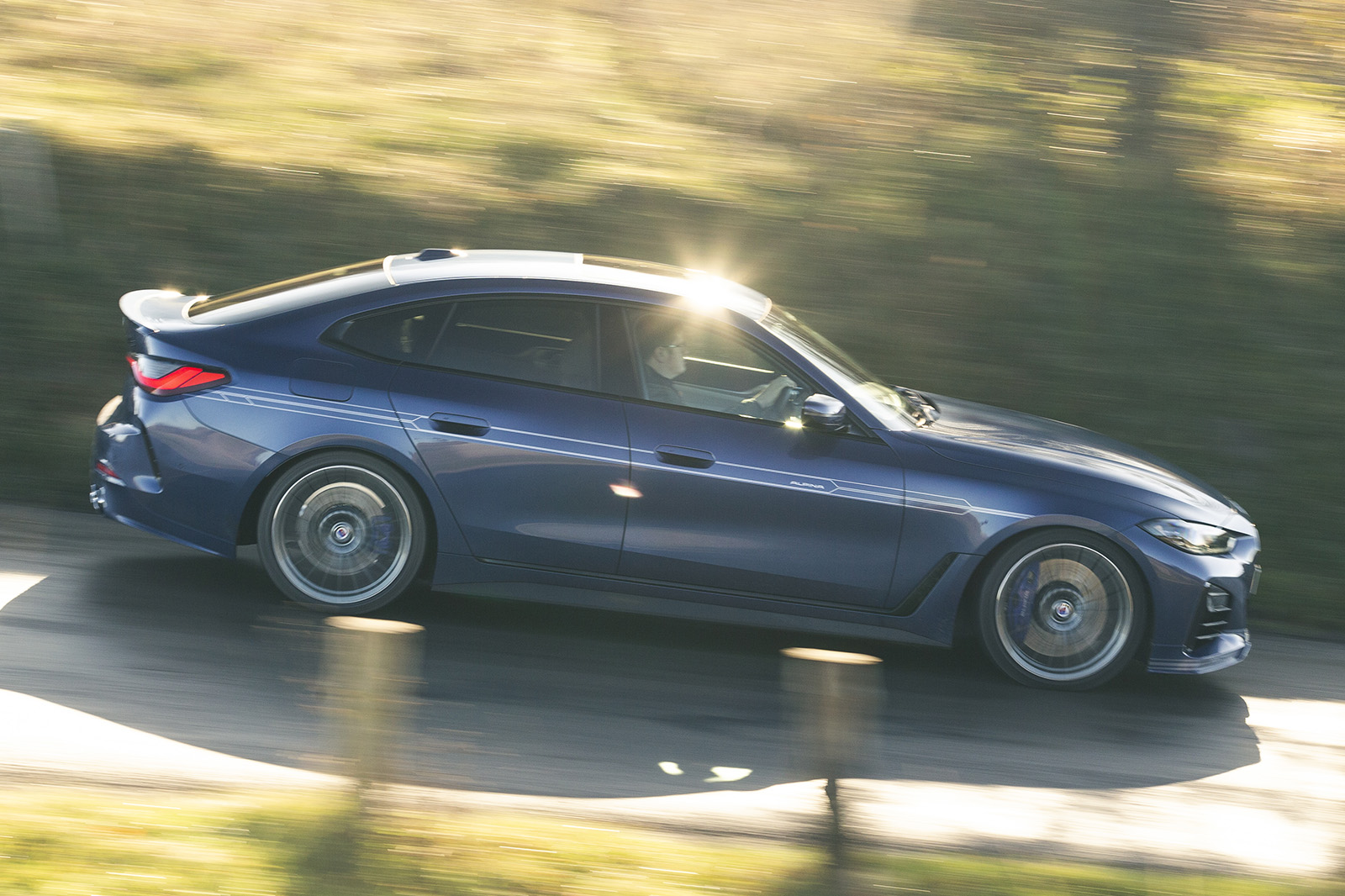 alpina d4 s gran coupe 02 side panning