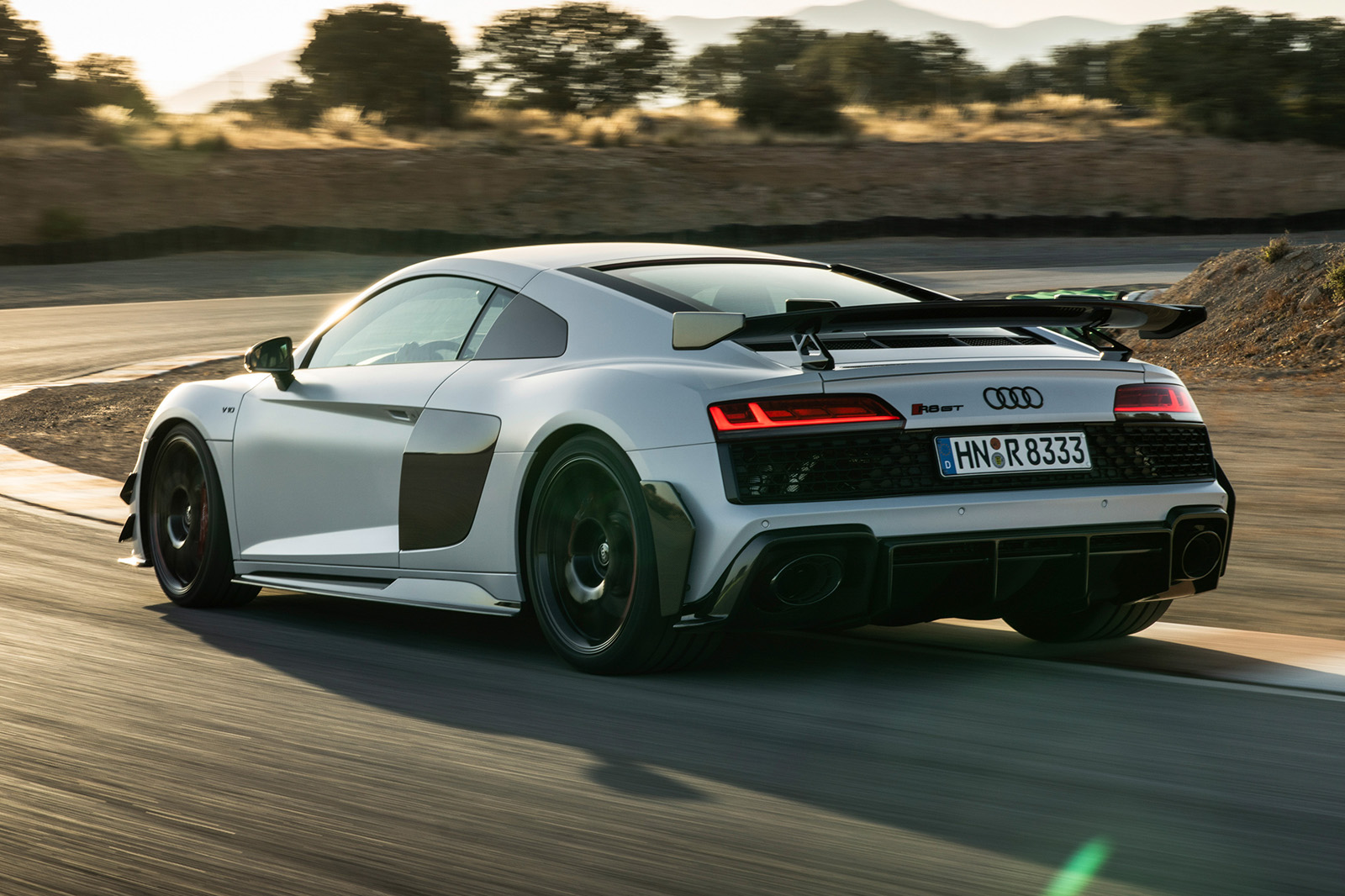 audi r8 gt rwd 02 back tracking