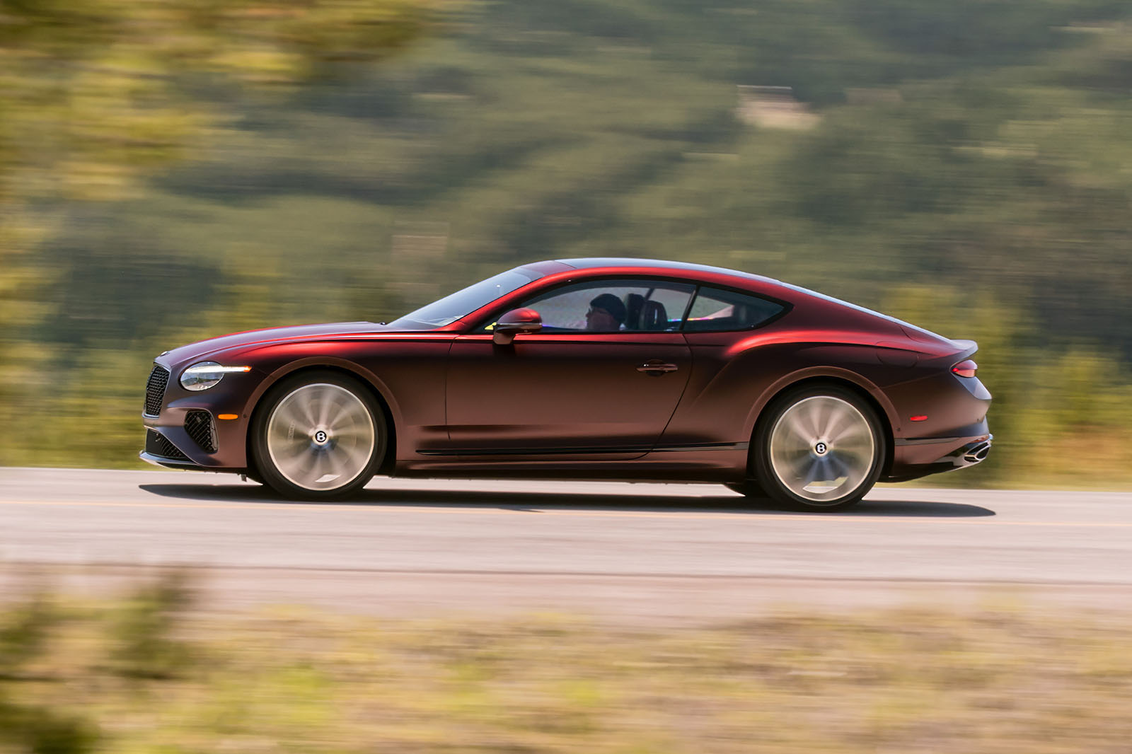 Bentley Continentl GT review 2025 02 side panning