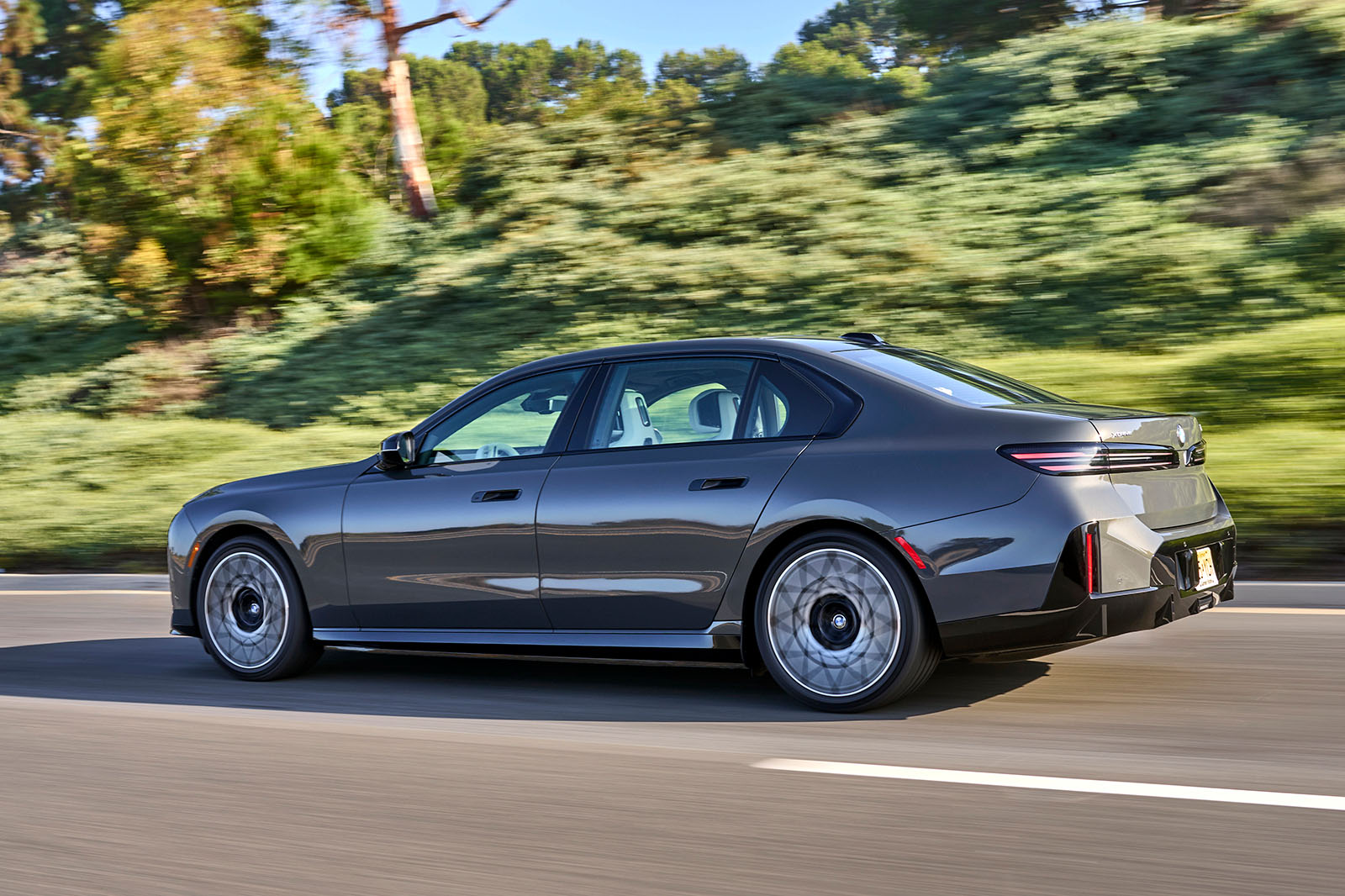 BMW i7 بررسی 2026 030