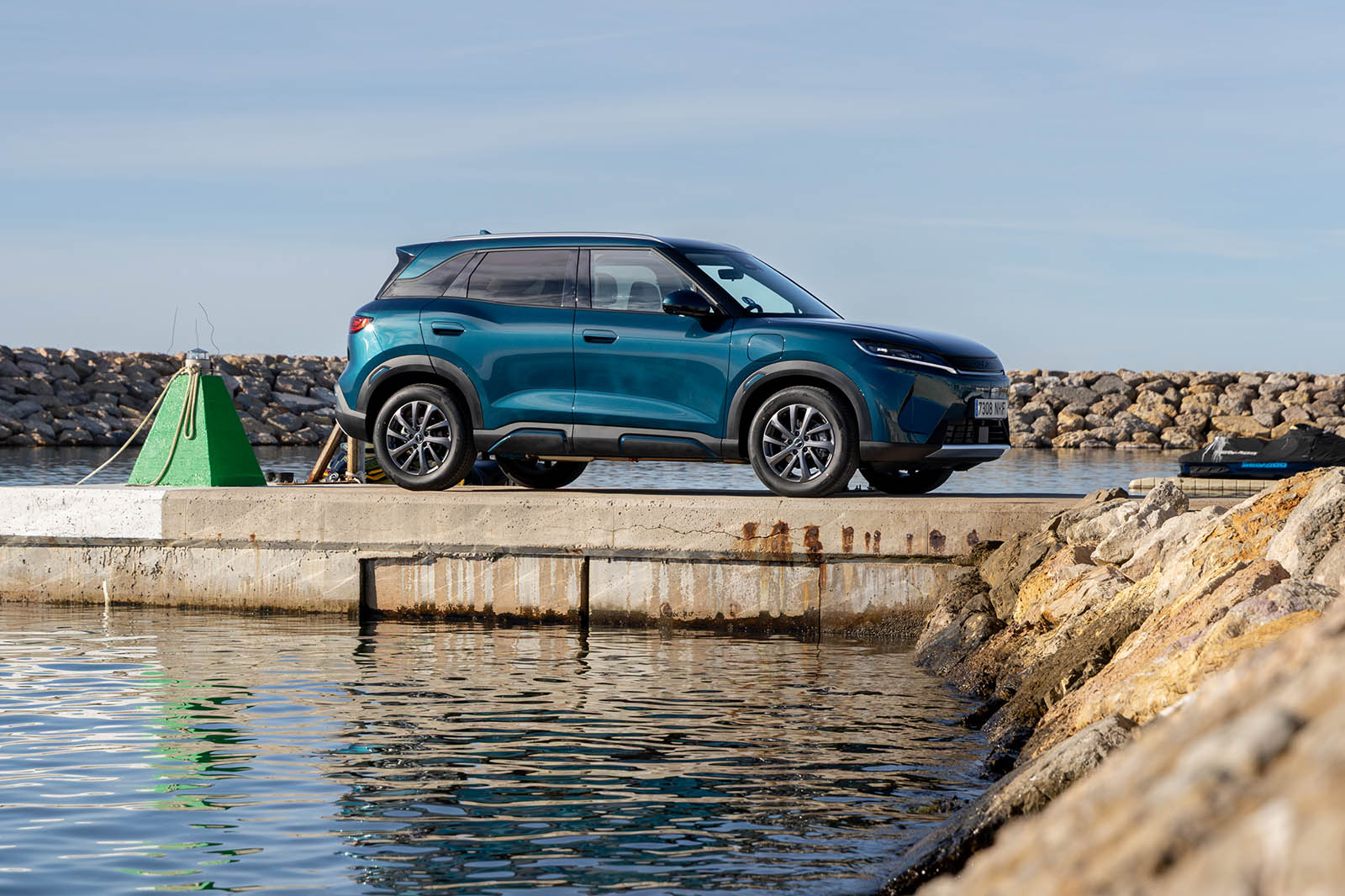 BYD Atto 2 DM i review 2025 025