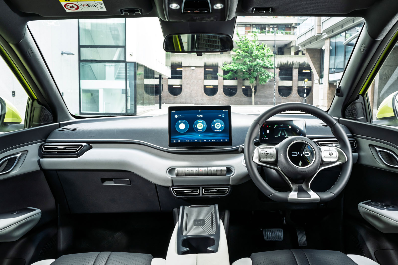 BYD Dolphin Surf review 2025 09 dash