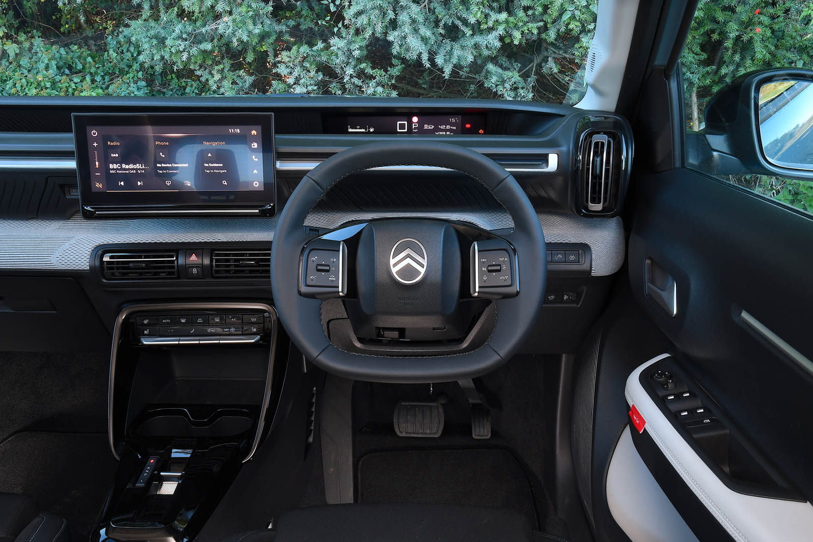 Citroen C3 Airocross review 2025 10 dash