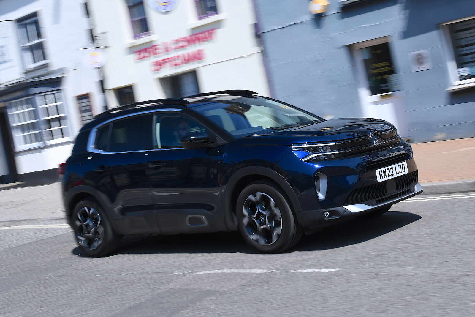 https://images.cdn.autocar.co.uk/best small suvs citroen c5 aircross