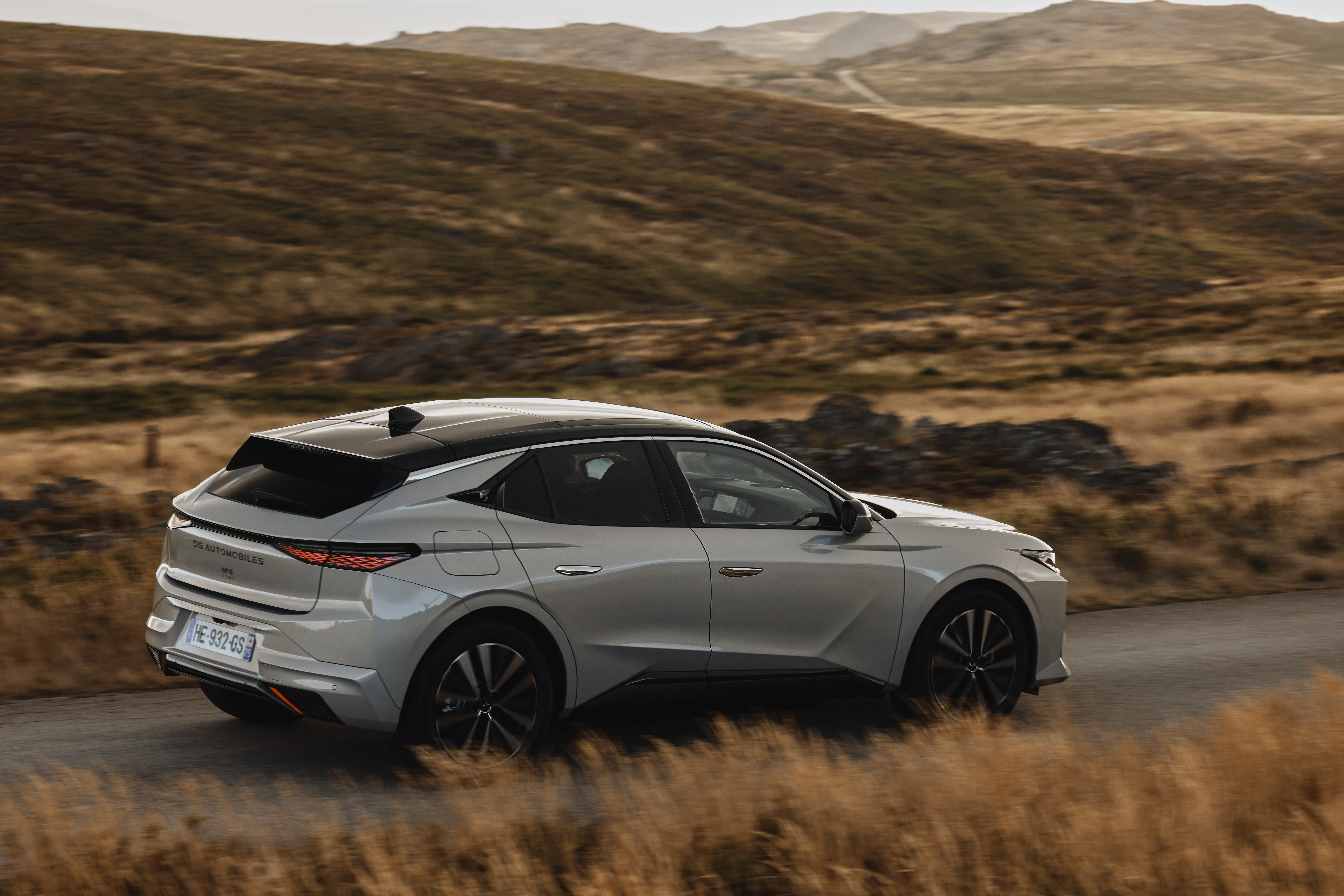 DS n04 E Tense review 2025 003