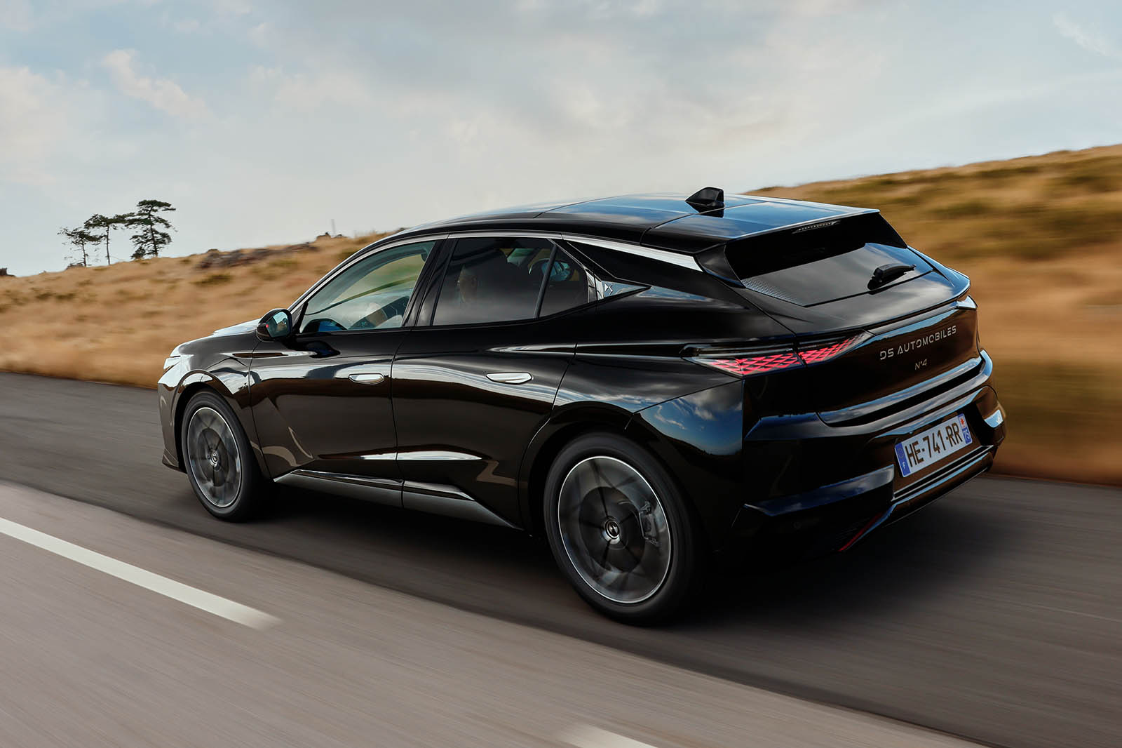 DS No4 PHEV review 2025 016