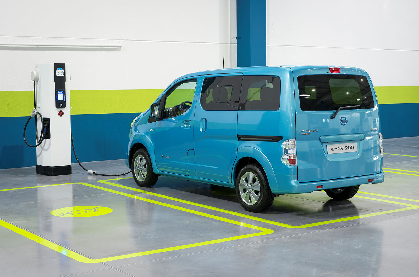 Charging the Nissan e-NV200