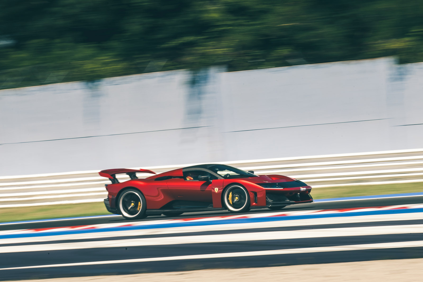 Ferrari F80 review 2025 022