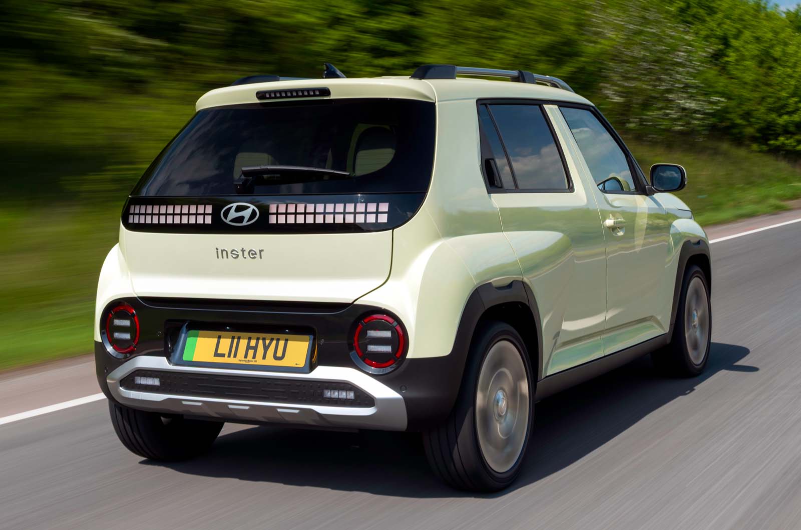 hyundai uk inster tracking rear