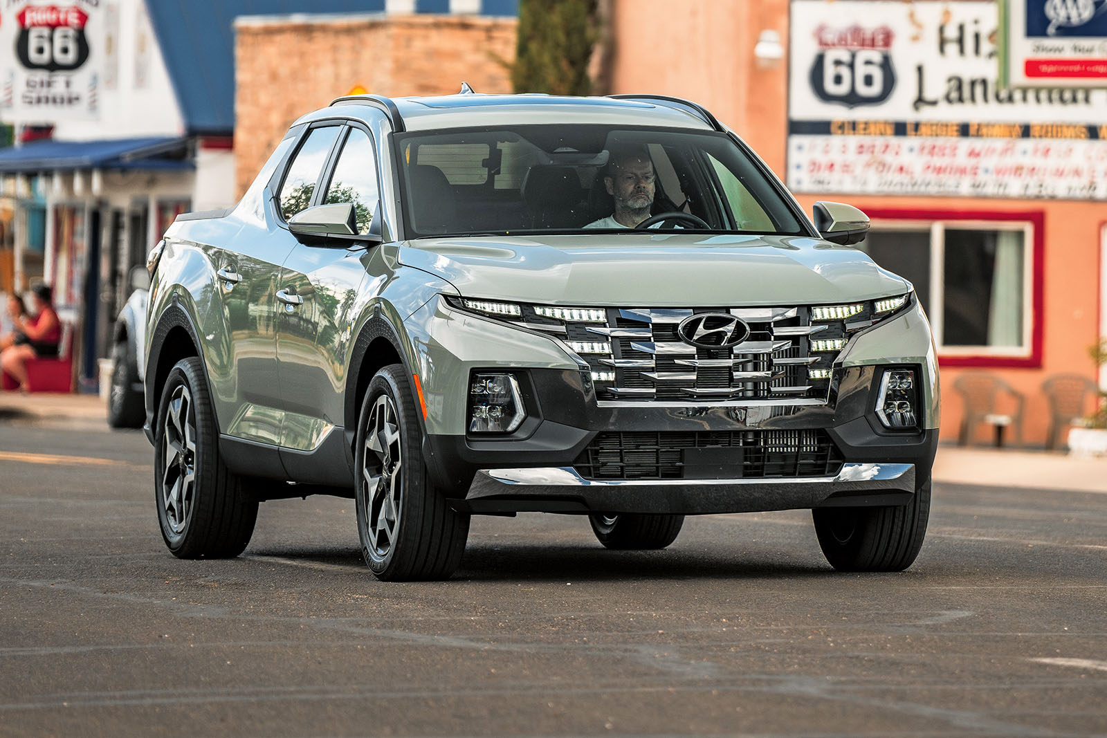 Hyundai Santa Cruz front right three quarter