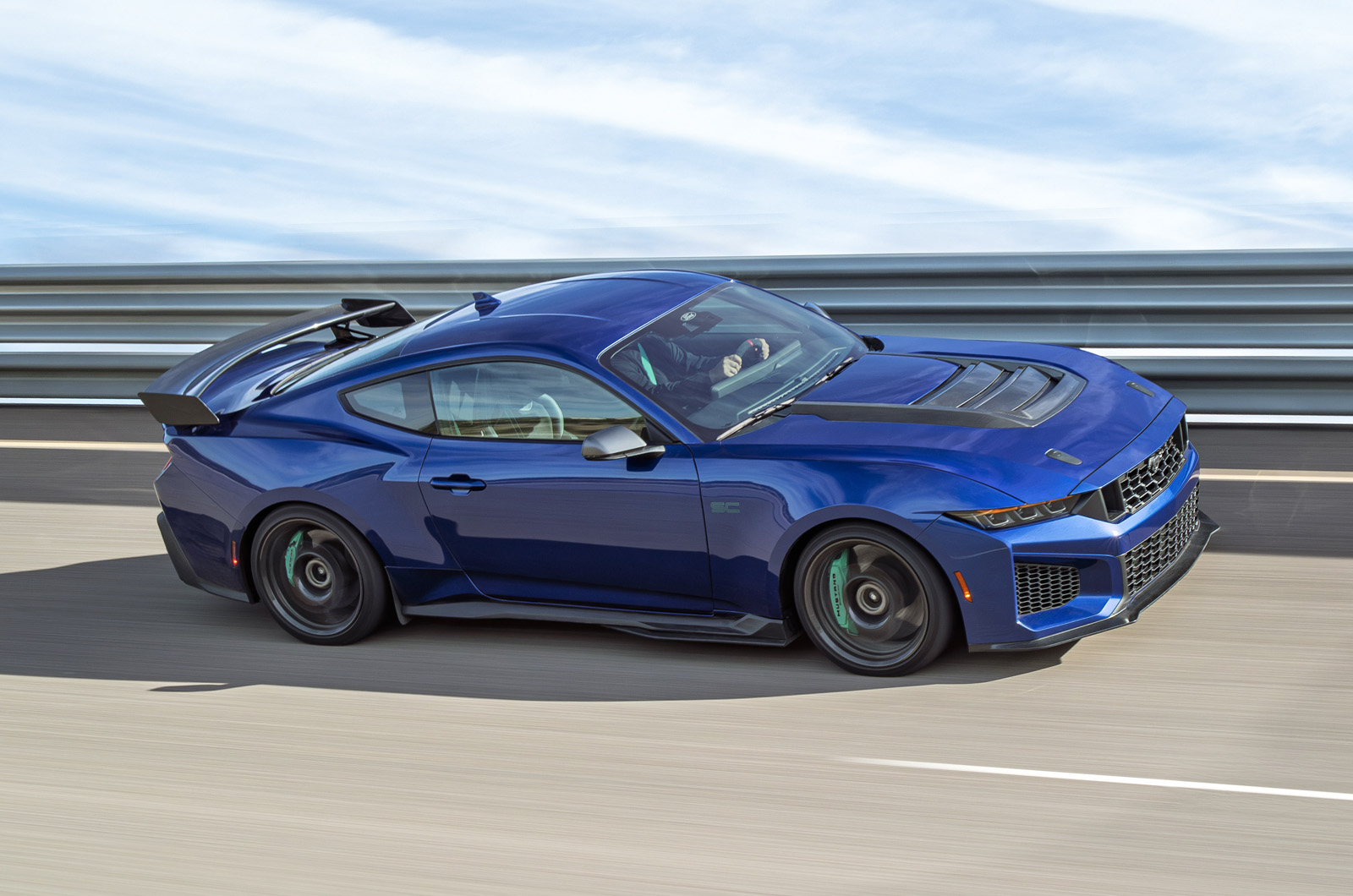 ワイルドなフォード・マスタング ダークホースSC、GTDのスーパーチャージャーV8を搭載