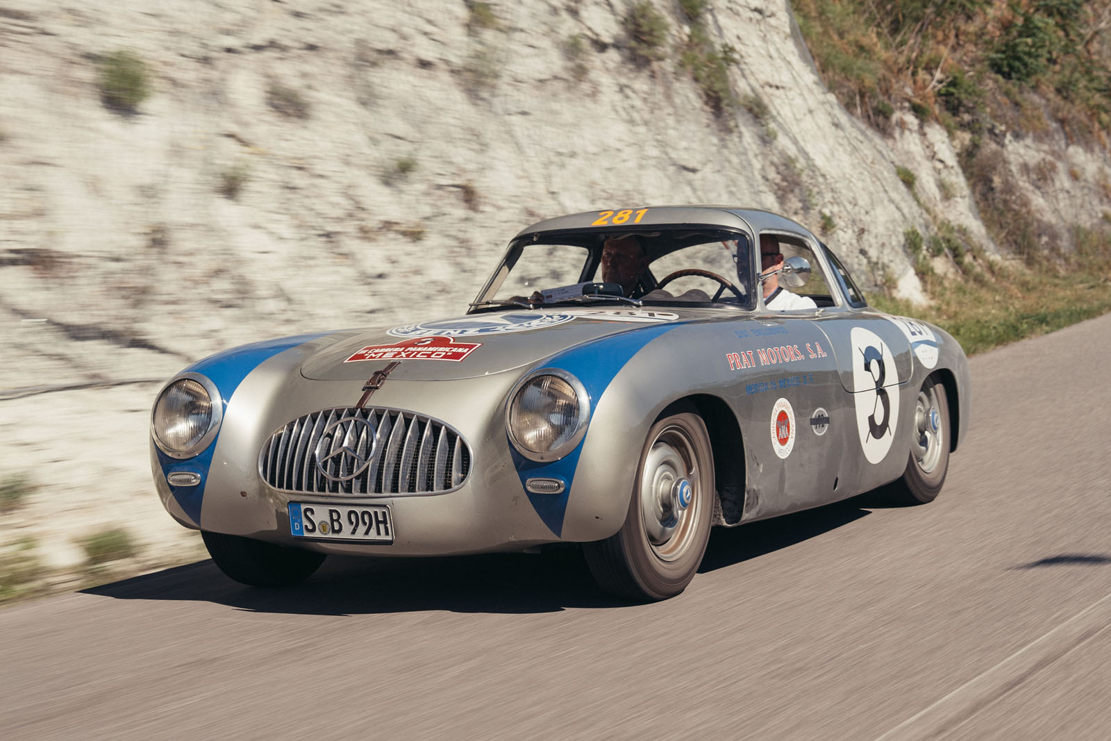 Legendární Mille Miglia s milionovým Mercedes-Bentzem: Nejdivočejší klasický záv v historii