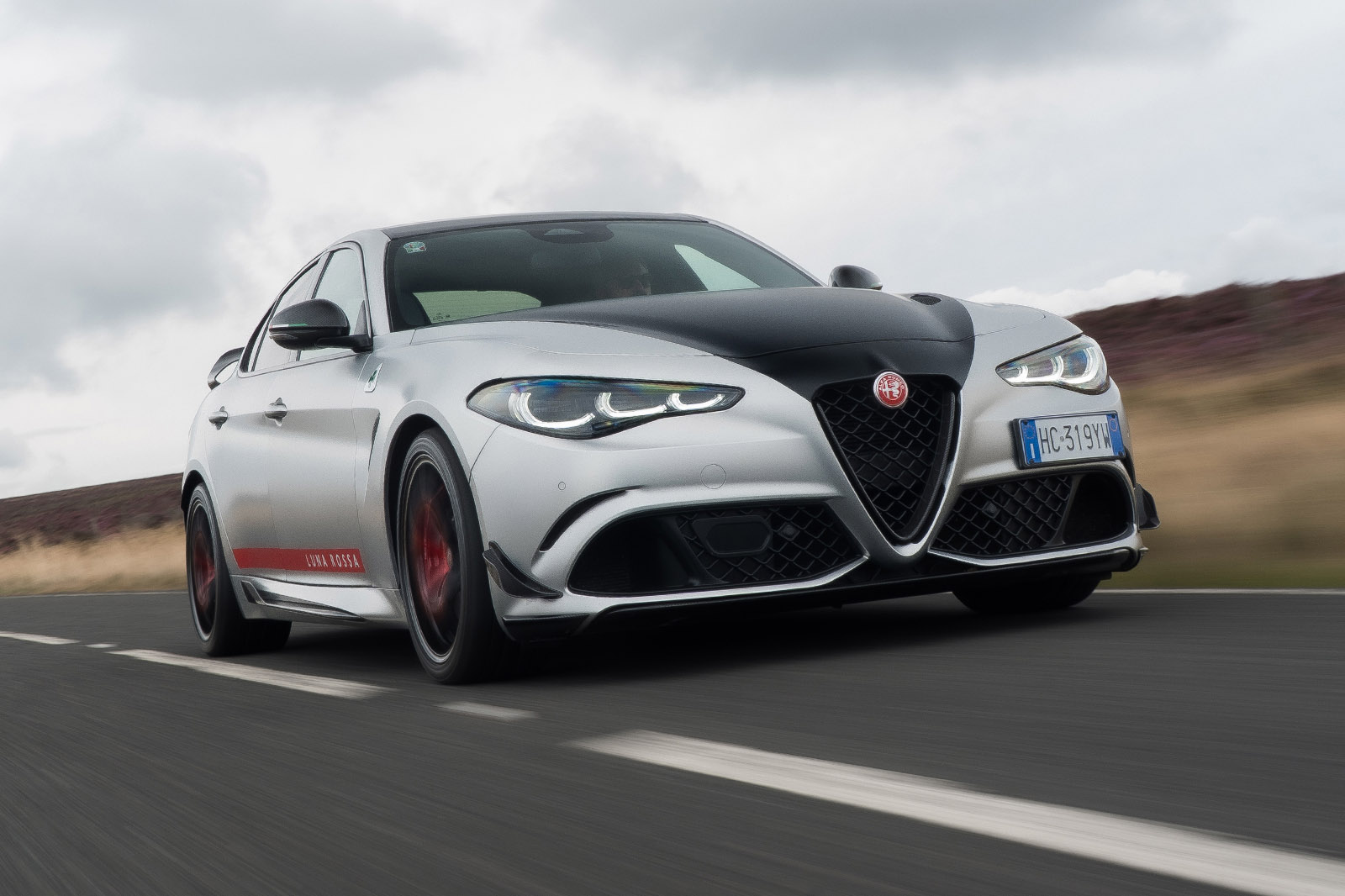 Alfa Romeo Giulia Quadrifoglio Luna Rossa 特仕版：收藏家級的稀有逸品？