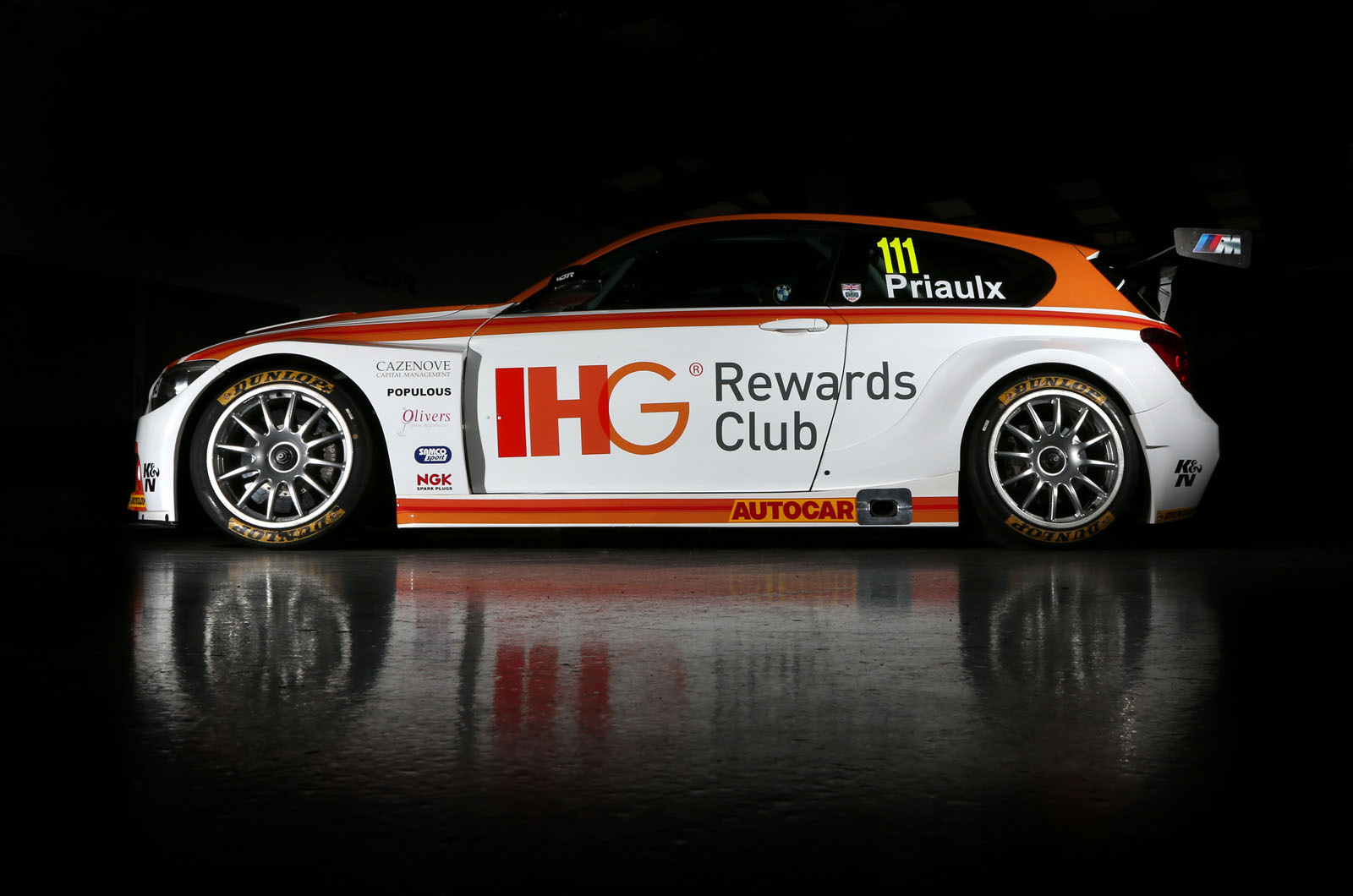 147スケーレックス BMW 125 BTCC Pair Of Podiums For BMW In Opening