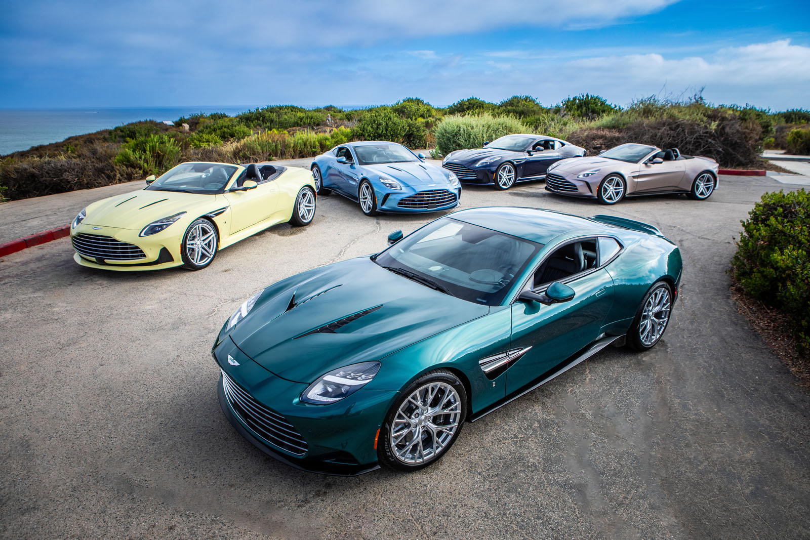Aston Martin dělá nejlepší auta v historii. Proč ale nemá peníze?