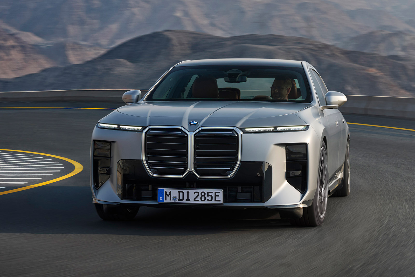 BMW 7 Series gets Neue Klasse redesign and 452-mile EV range