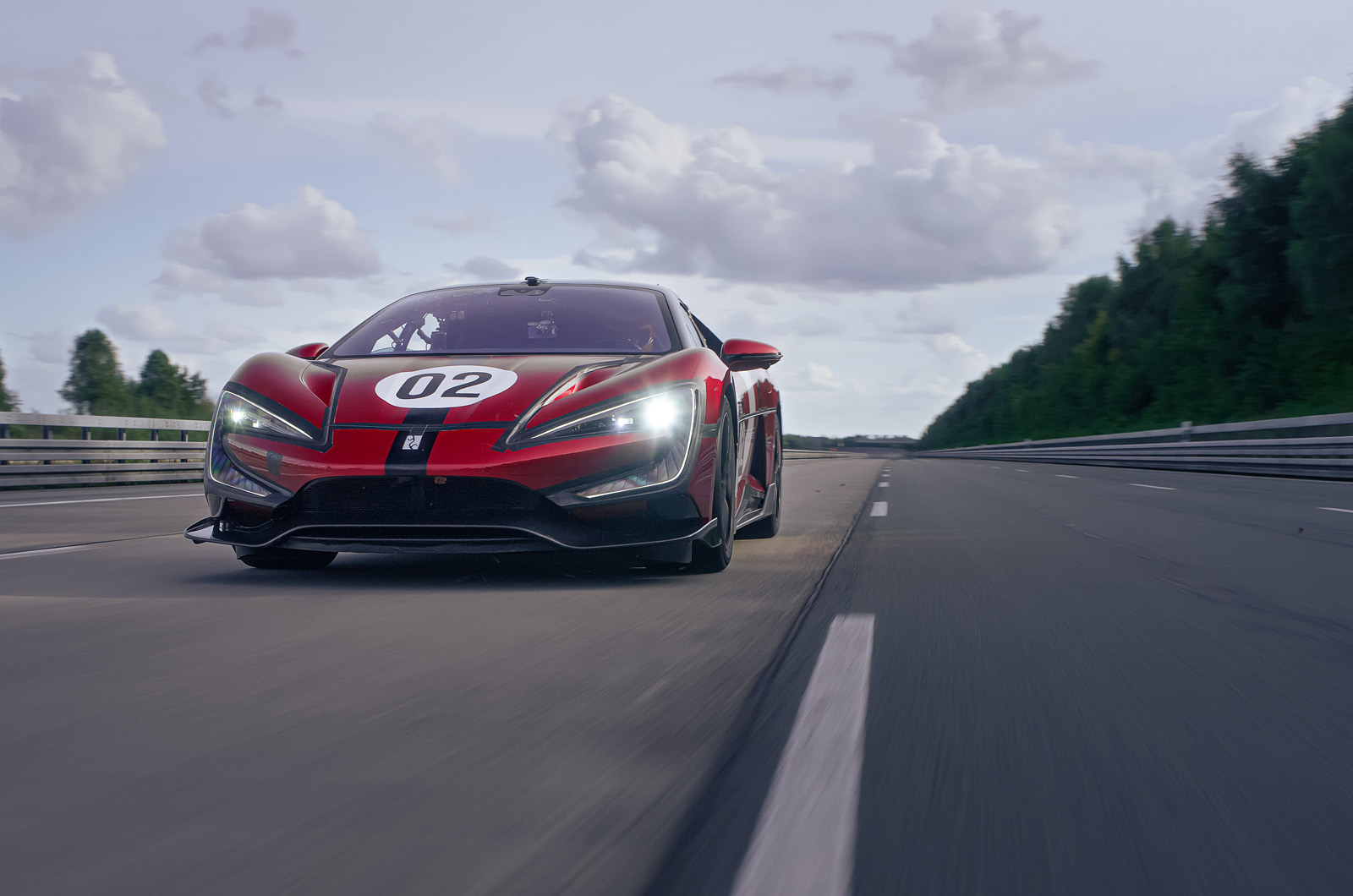 Meeting the 308mph man: Driving world&#039;s fastest car was "quite easy"