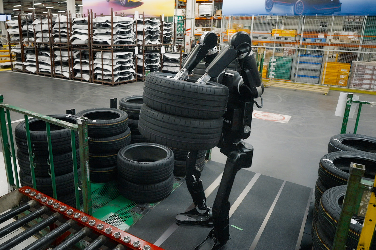 Meet Renault's secret weapon: Calvin the tyre-stacking robot | Autocar
