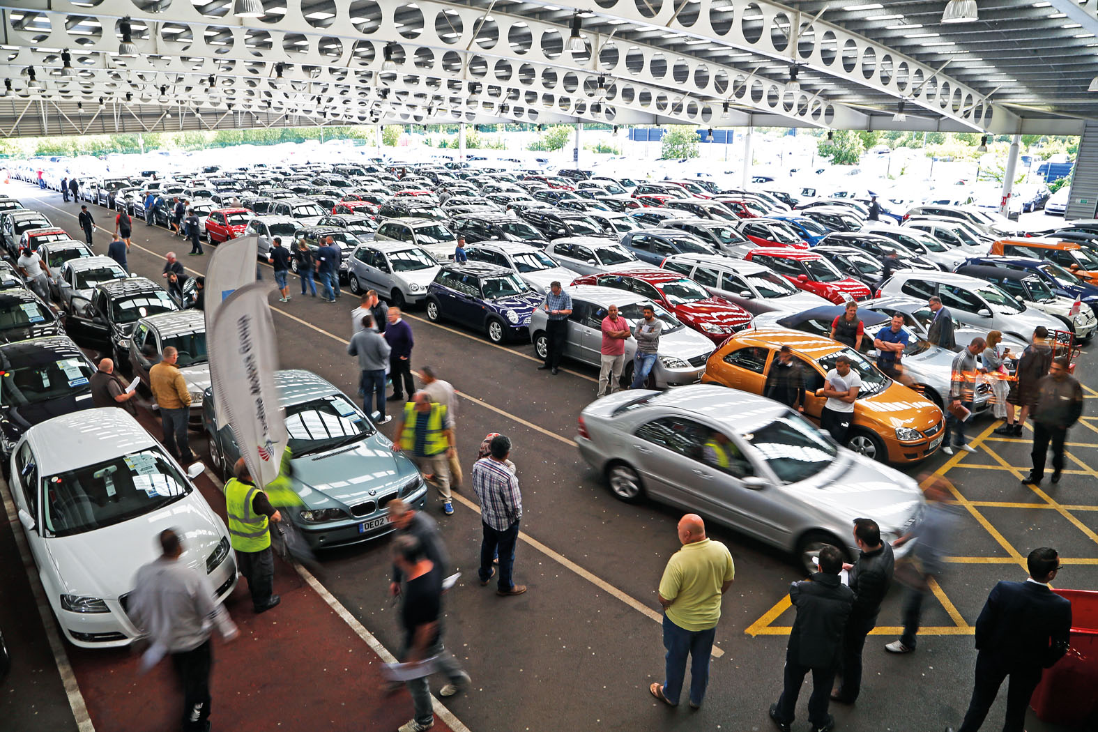 The auction bible - how Glass's Guide decides the value of your car ...