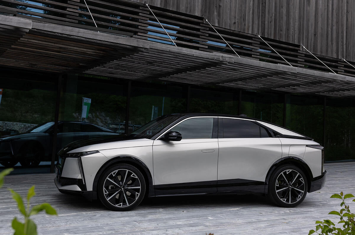 DS No8: electric-only flagship could get combustion option