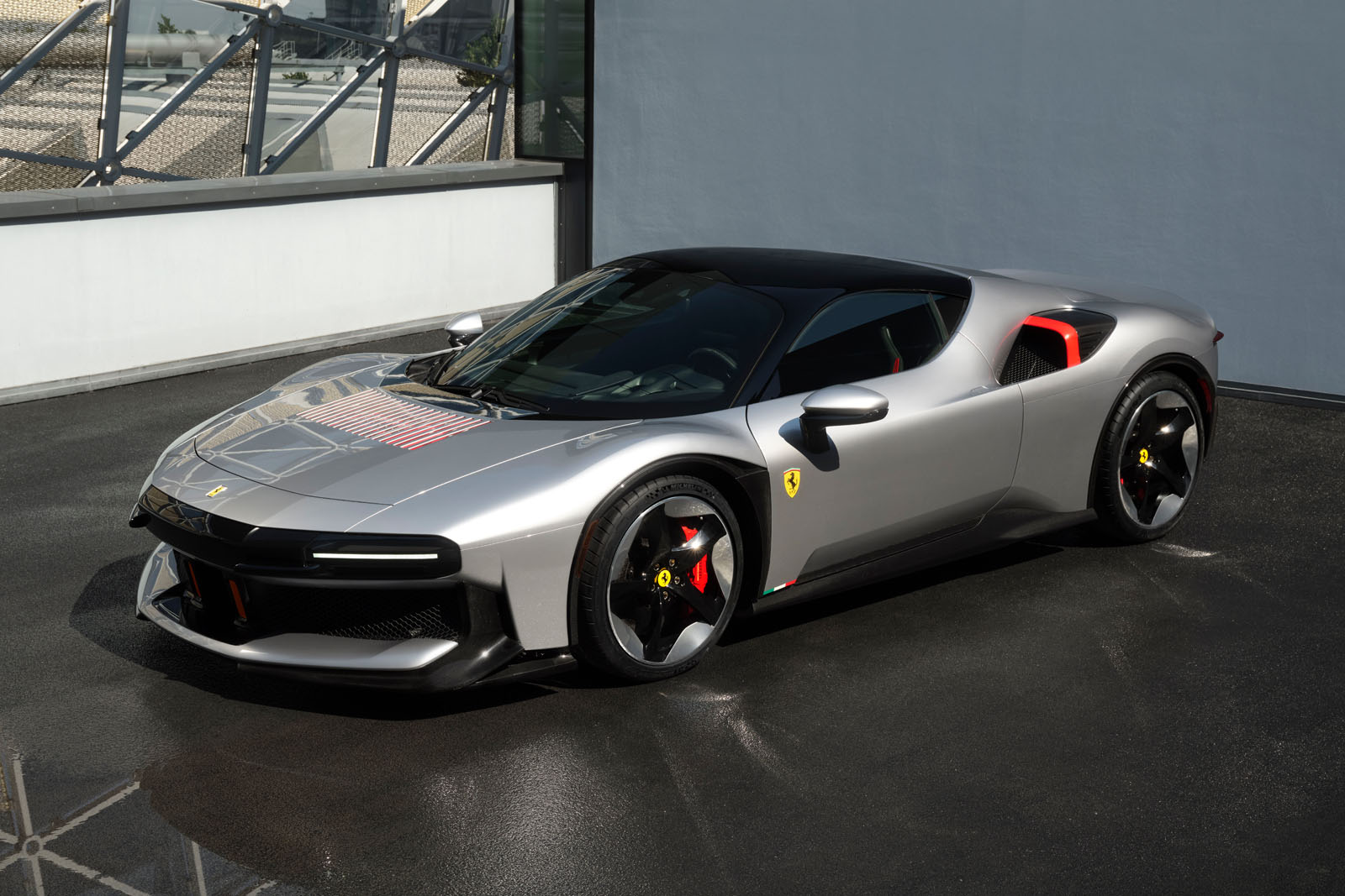 Ferrari CZ26: Hybridní supersport nového tisíciletí s retro inspirací