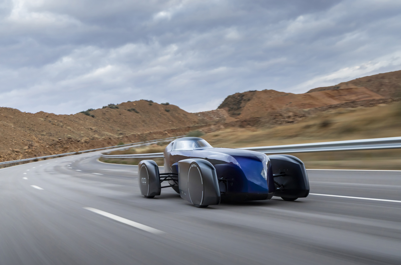 Renault concept goes 626 miles on a charge at motorway speed