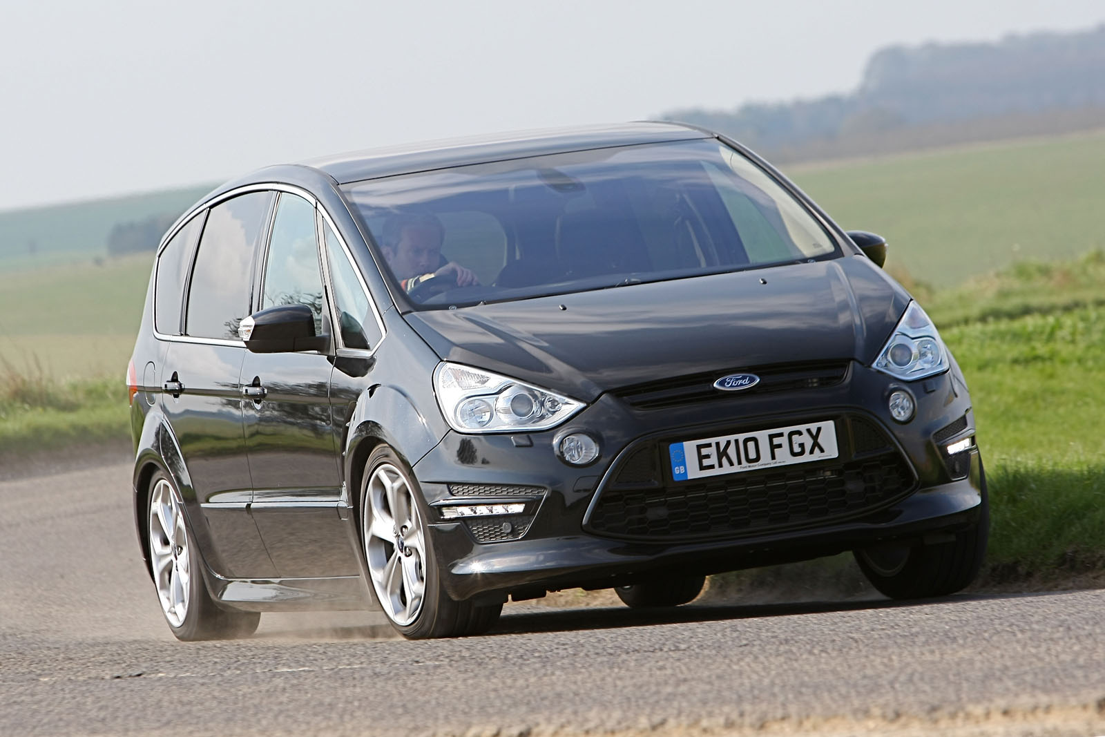 Ford S-Max：一款兼具空間機能與駕駛樂趣的七人座家庭休旅