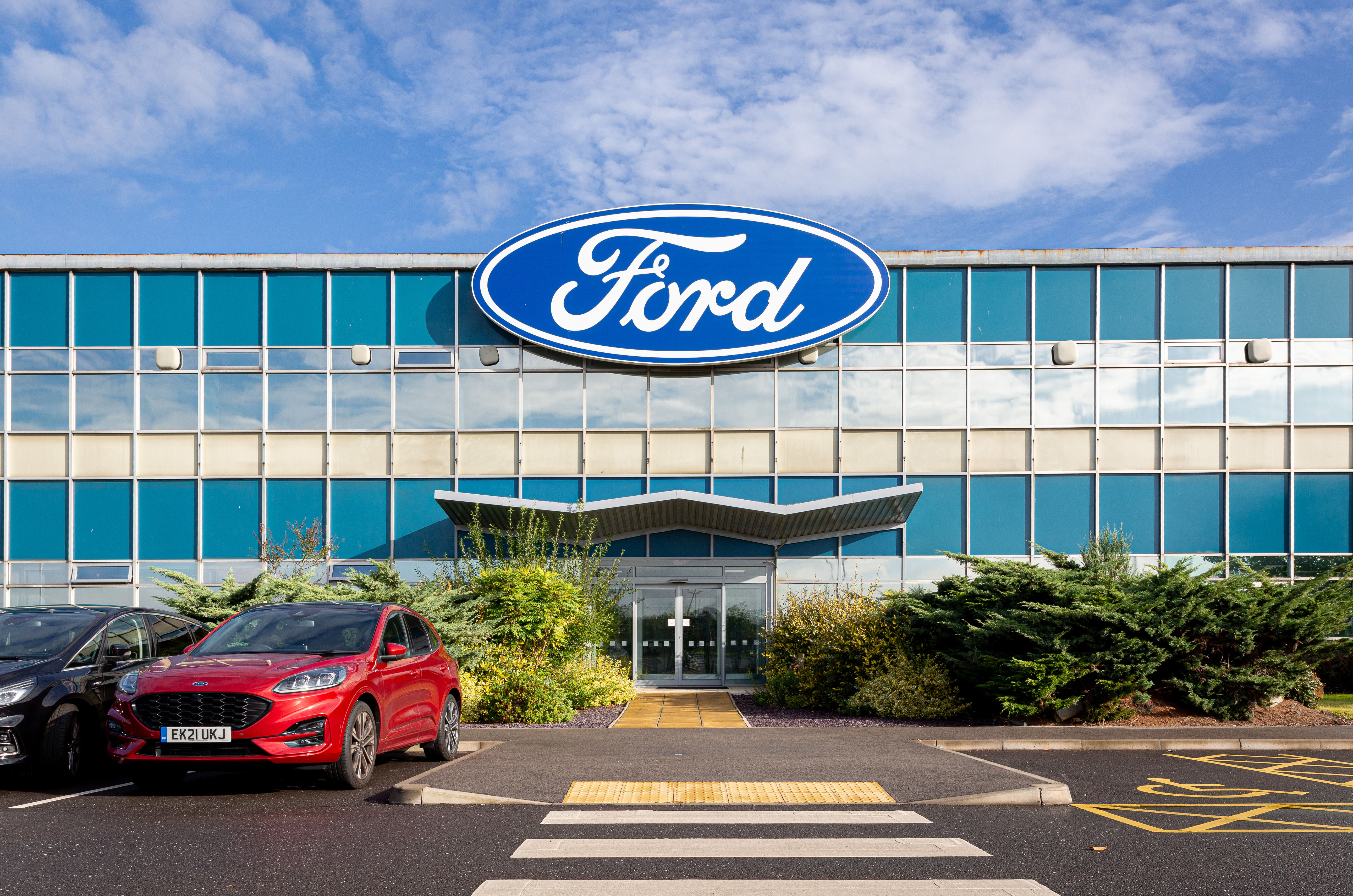 Ford to cut 800 UK jobs as part of major European restructure | Autocar