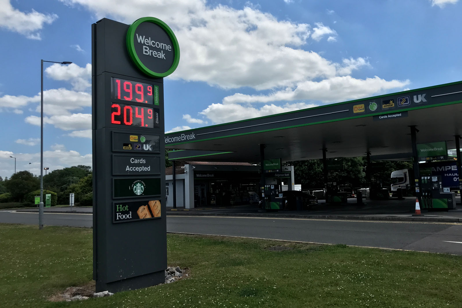 Autumn Budget: fuel duty frozen and £100m for public EV charging