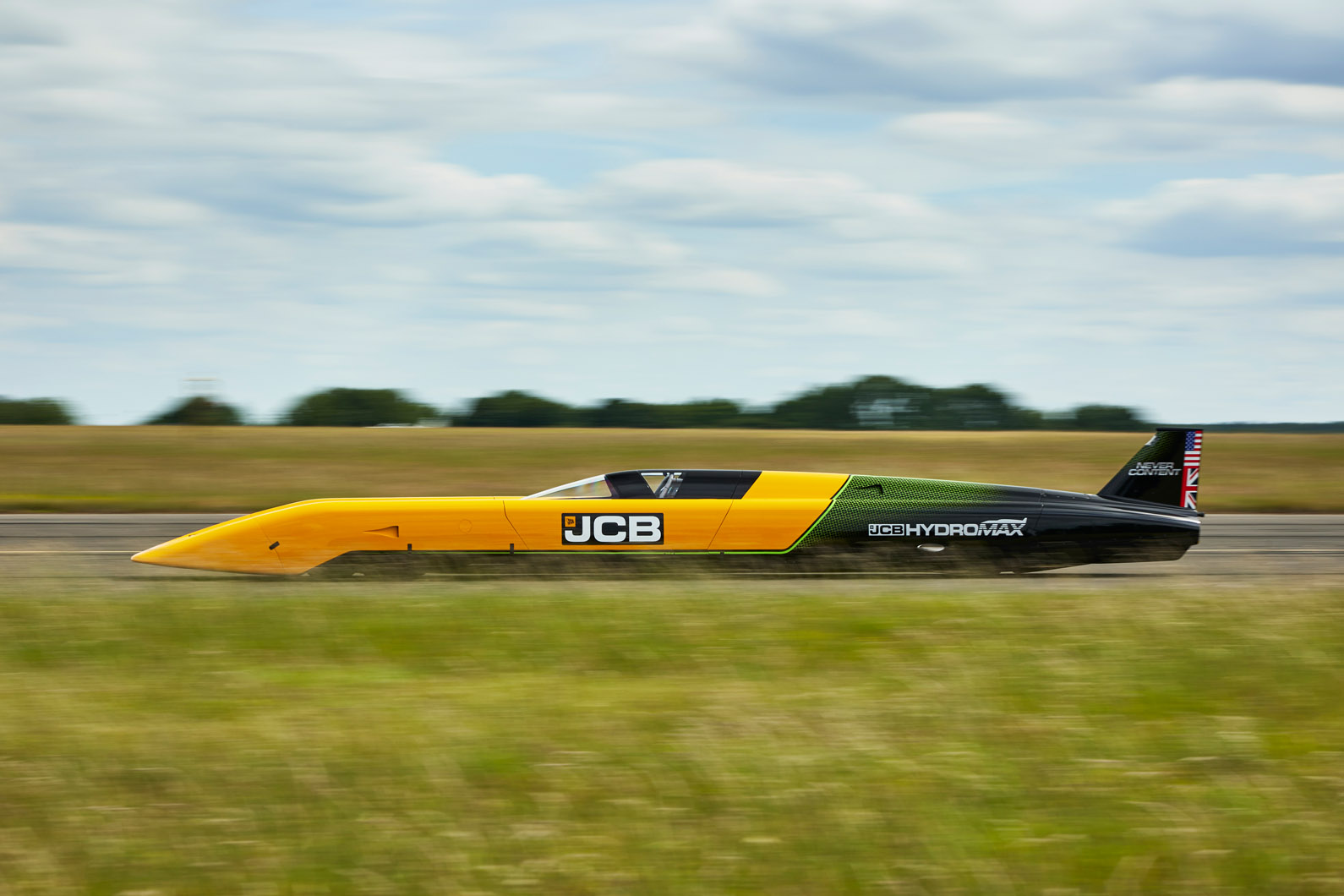 JCB chystá převrat v motorsportu: vodíkový vůz má rozbít světový rekord