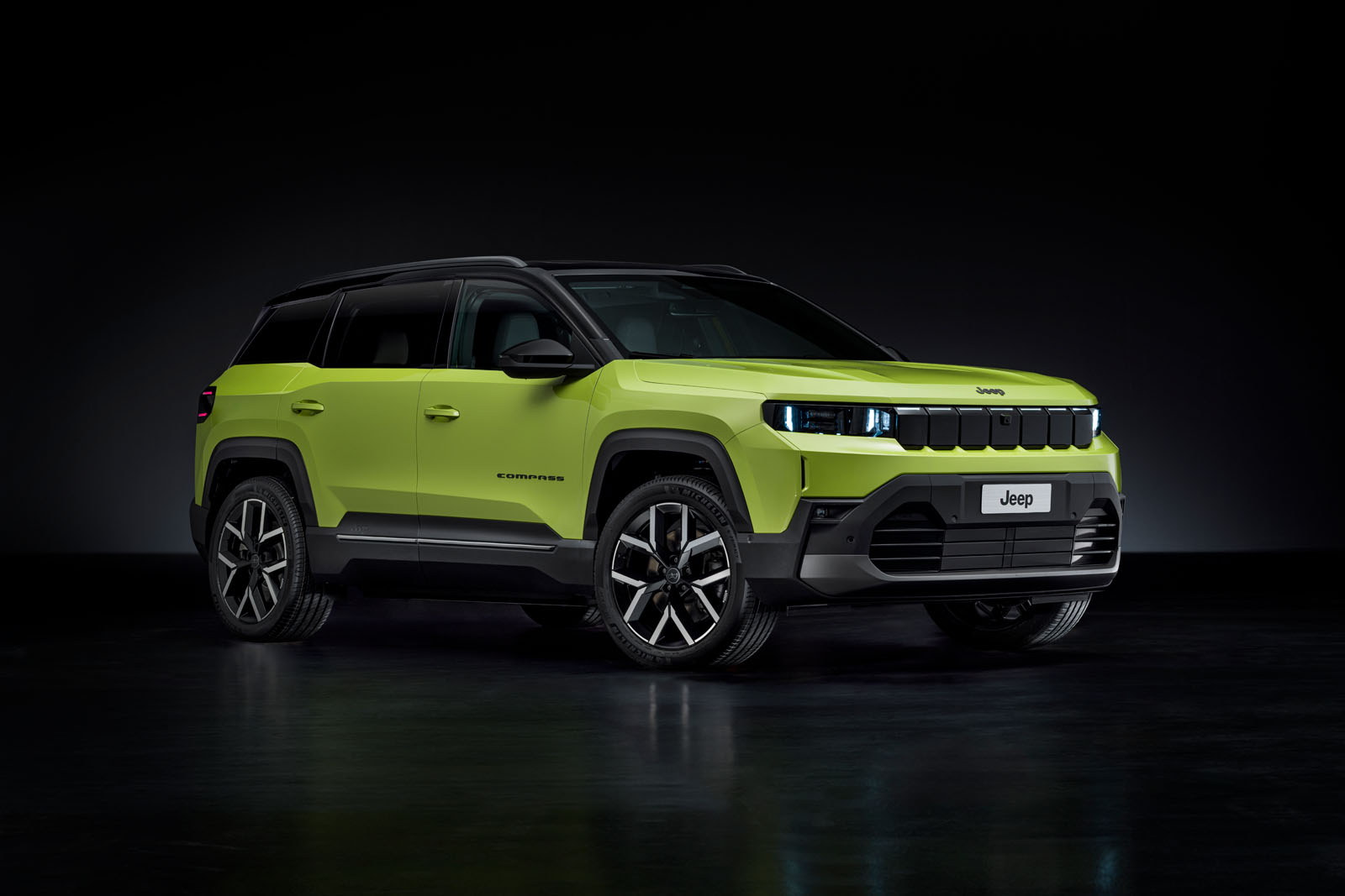 Chunky new Jeep Compass brings hybrid, PHEV and 404-mile EV