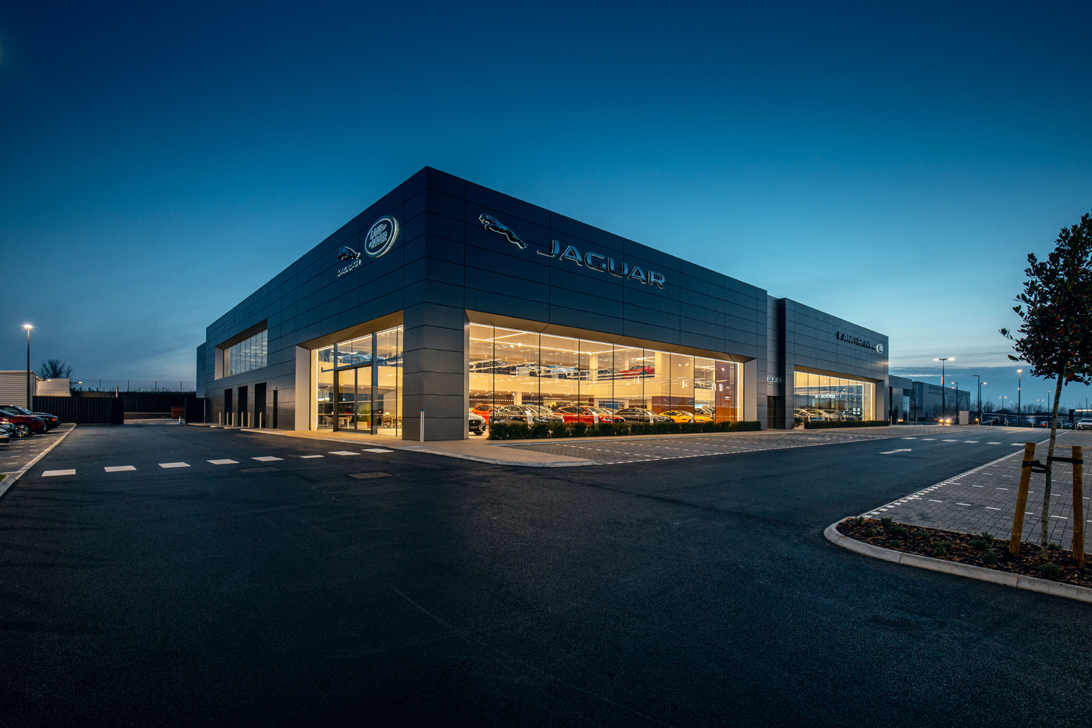 Jaguar Land Rover posts £439m pre-tax profit in final quarter of 2020 ...