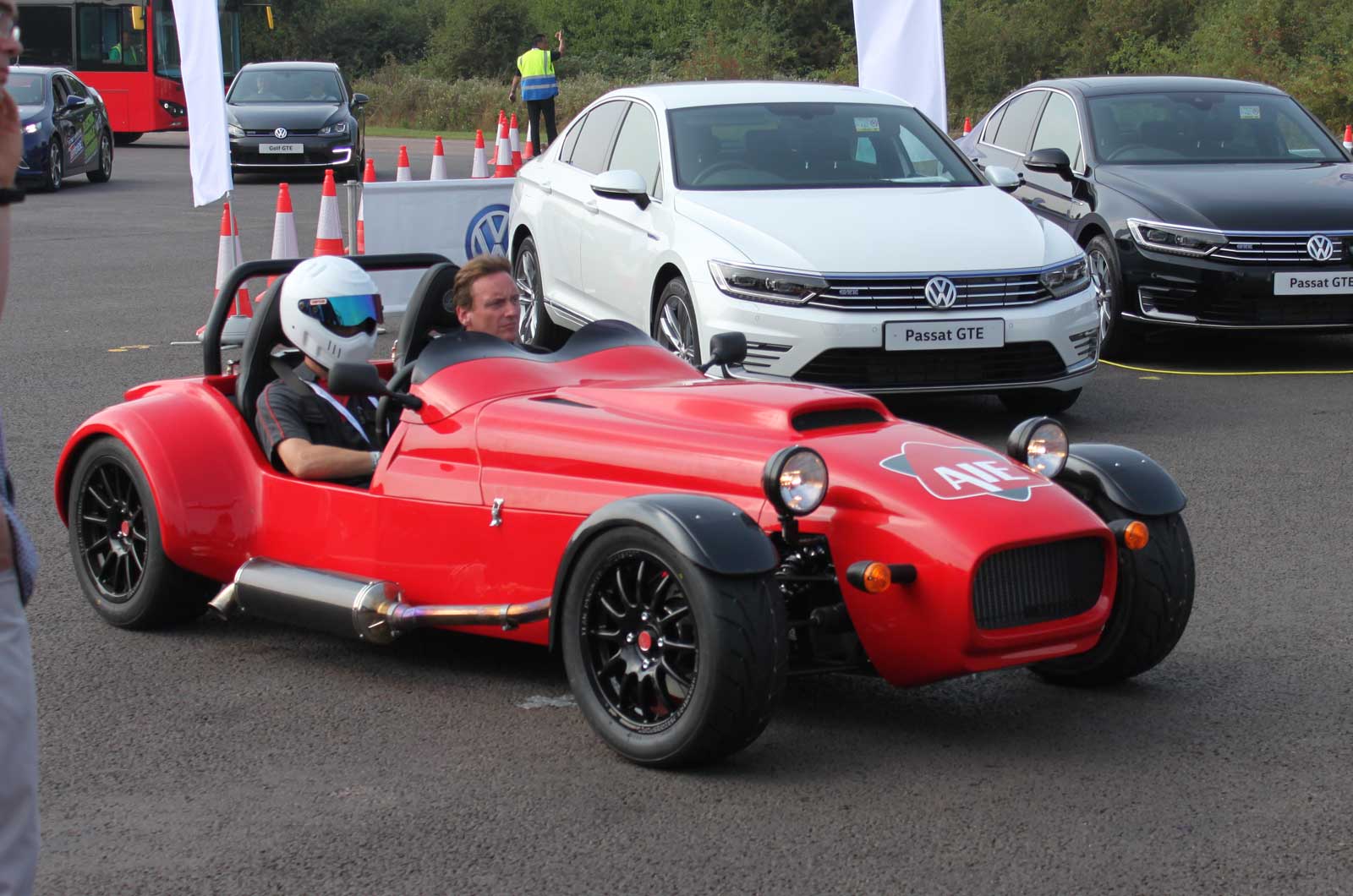 Lcv cenex 2016 westfield sportscar with aie 650s 03