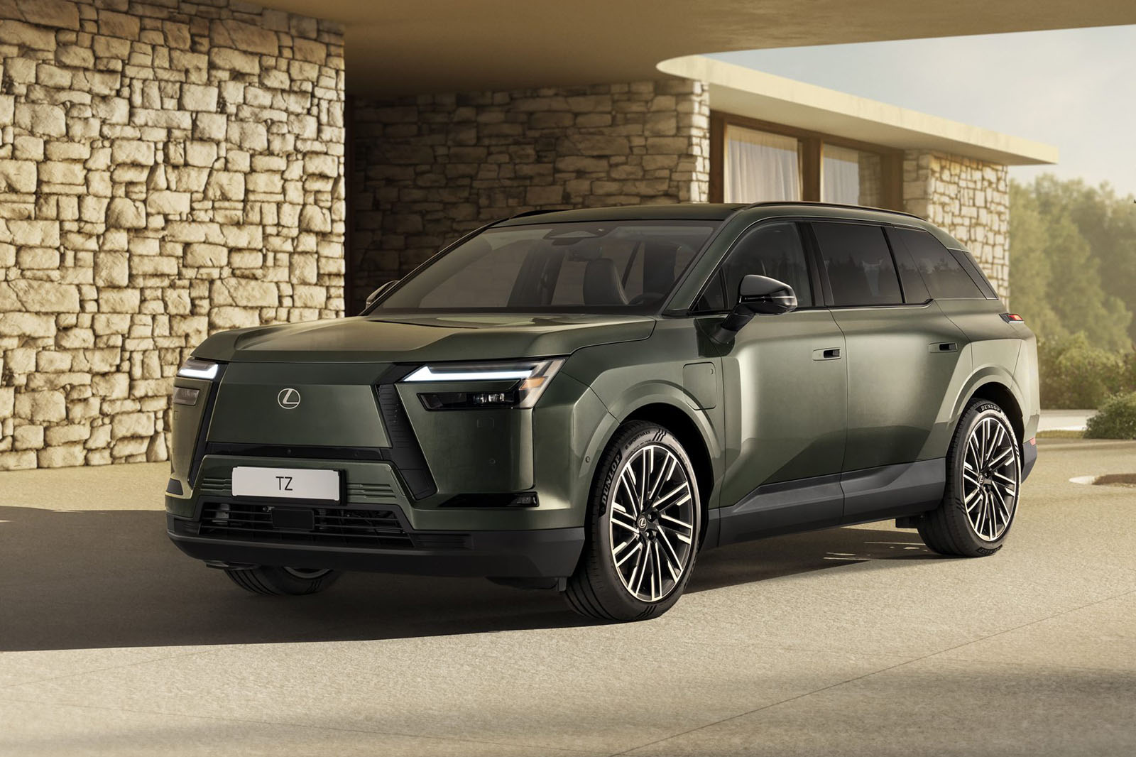 Lexus TZ 旗艦電動 SUV 登場，主打寬敞六人座與獨特手排模擬