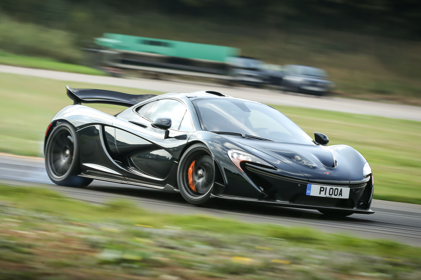 英國改裝廠為 McLaren P1 推出更輕量化、續航力更長的電池組