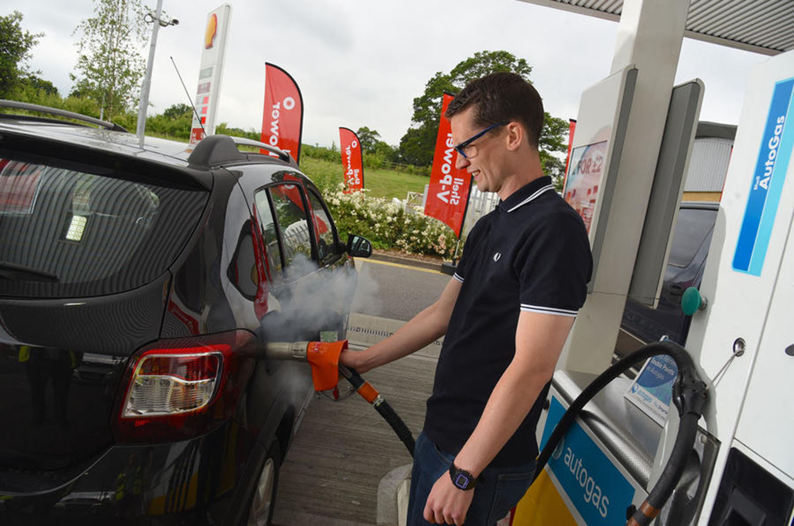 Mark tisshaw refuelling the dacia sandero stepway lpg 0