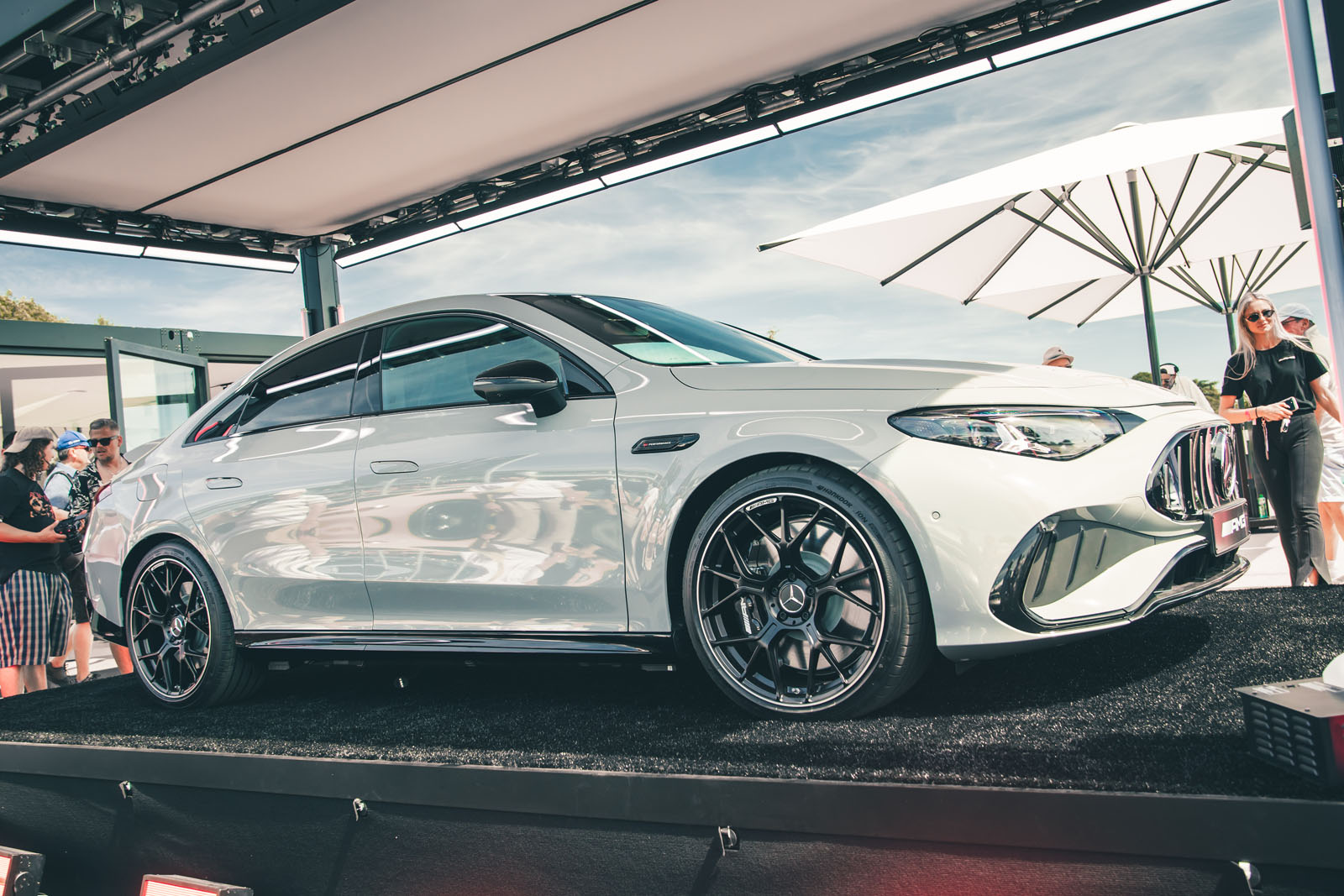 全新賓士 AMG CLA 45 電動車登場：動力媲美 C63，售價卻便宜 3.4 萬英鎊