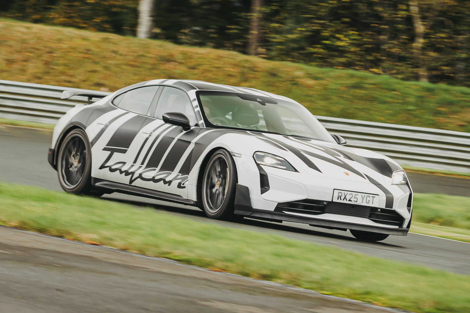 Porsche plánuje ukončit výrobu Taycanu do roku 2030, tvrdí report