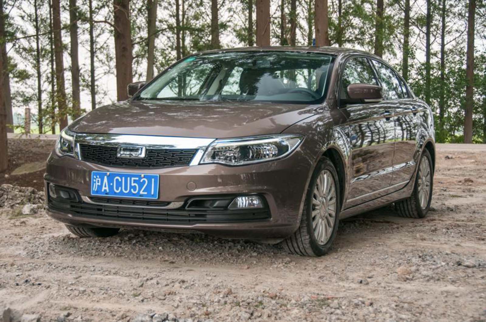 qoros-3-1-001_0 taciki.ru