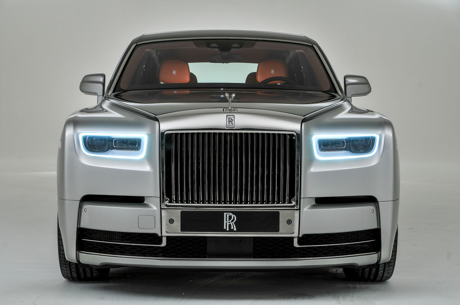 2018 Rolls-Royce Phantom VIII revealed as flagship model ...