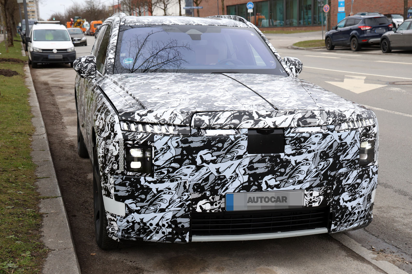 Rolls-Royce’s new electric SUV to feature radical ‘piano’ bonnet | Autocar