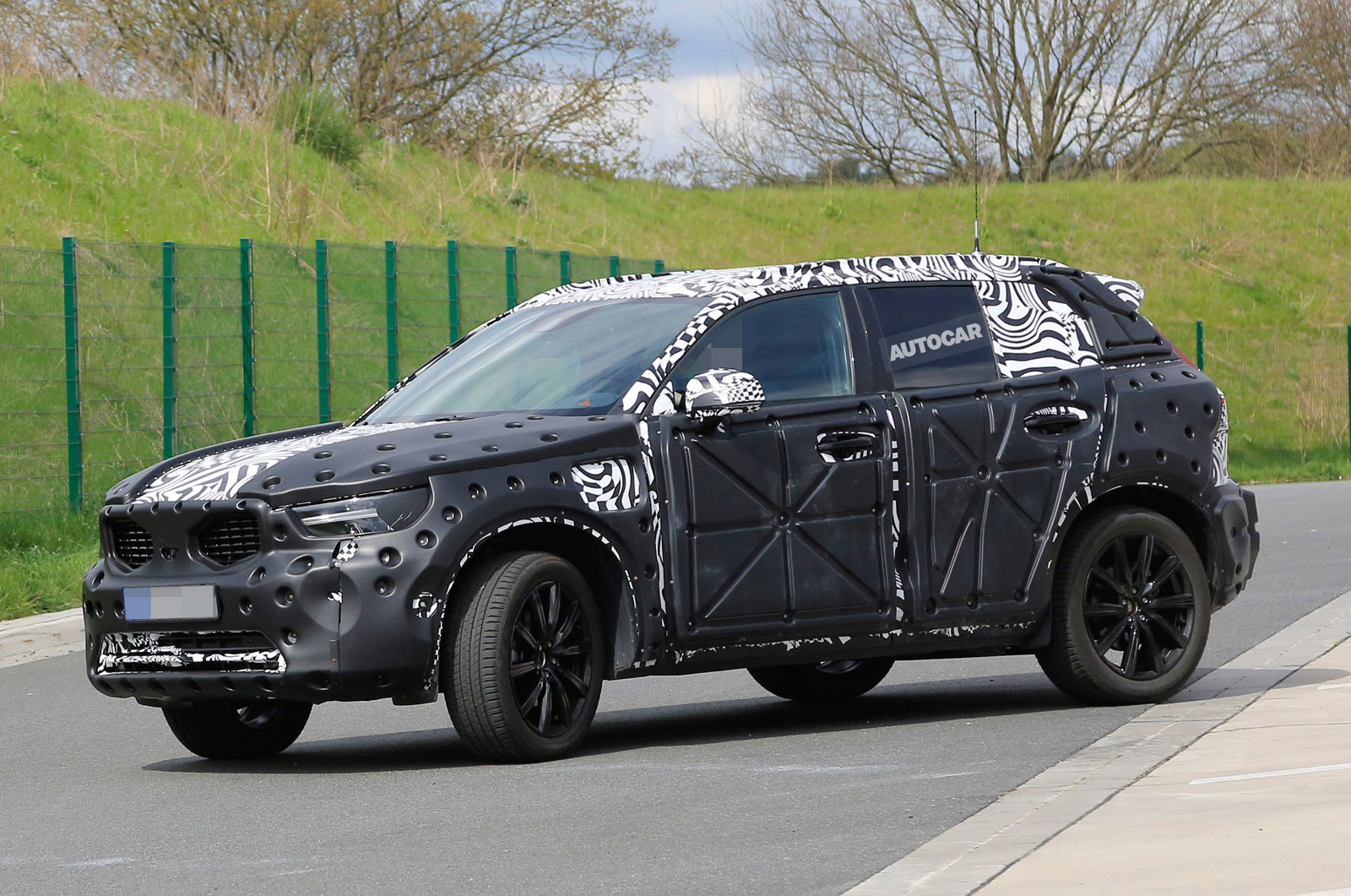 Volvo XC40 - future BMW X1 rival spotted testing on UK roads | Autocar