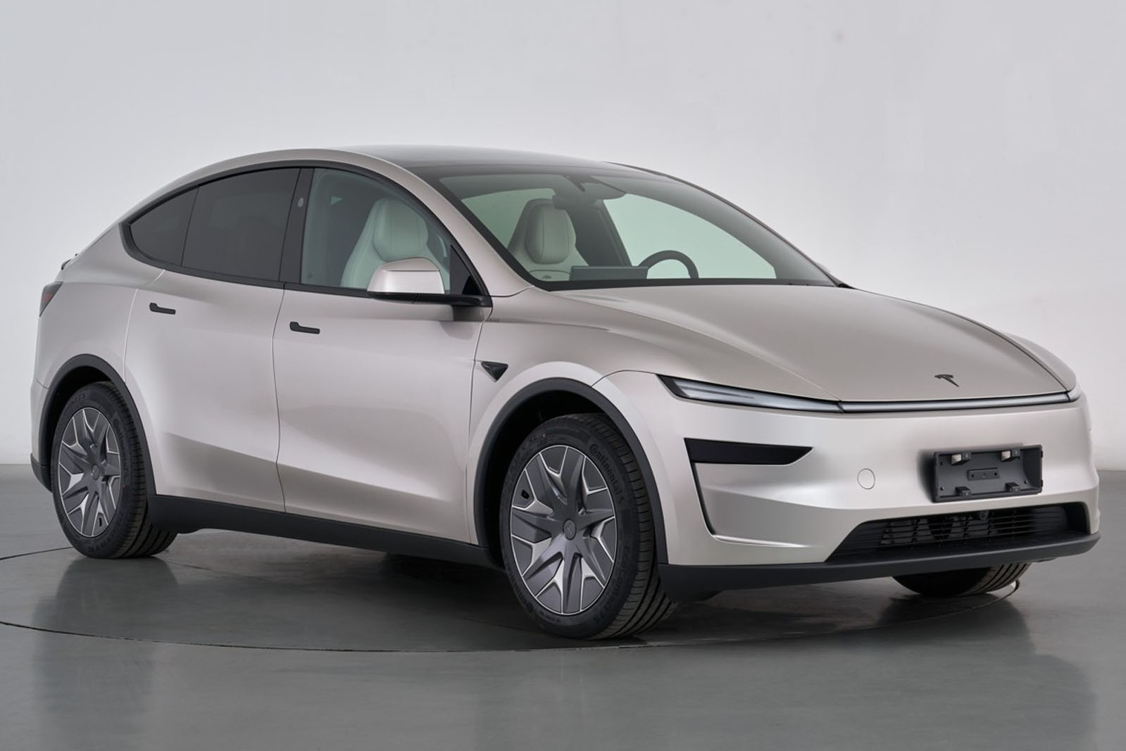 Tesla Model Y gains long-wheelbase variant with six seats