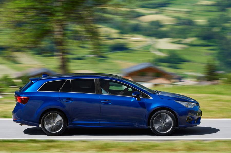 Toyota avensis st 2015 14 0