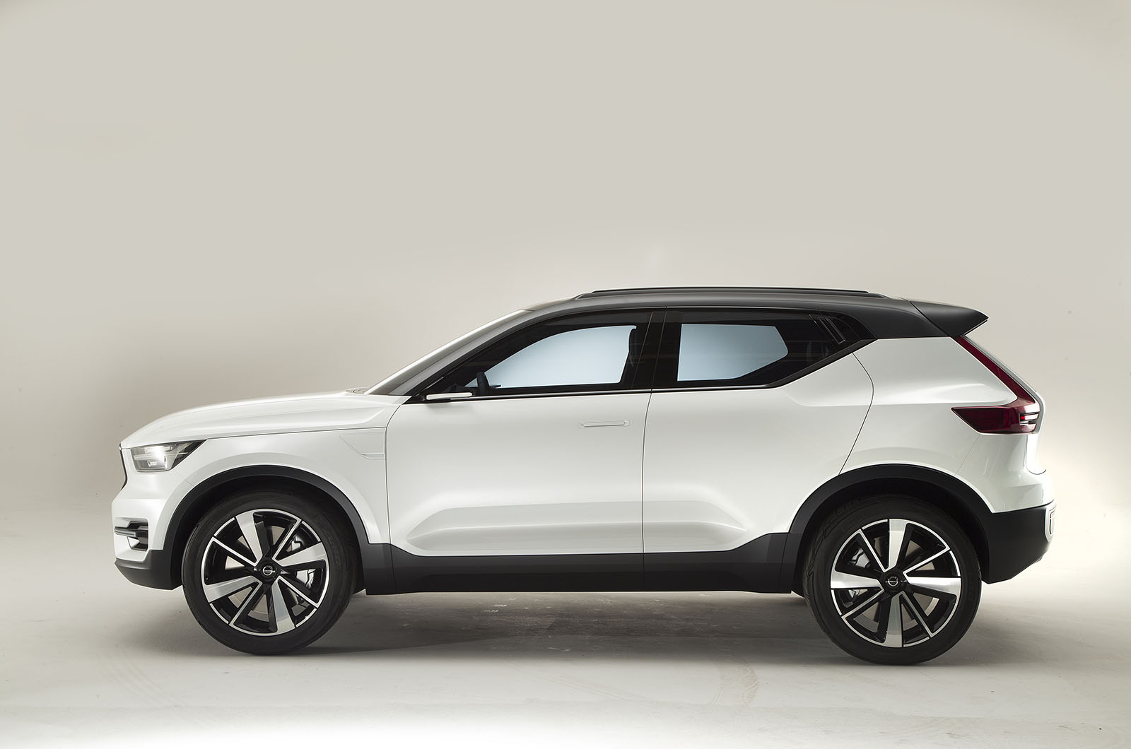 Volvo XC40 examined in detail ahead of Geneva debut | Autocar
